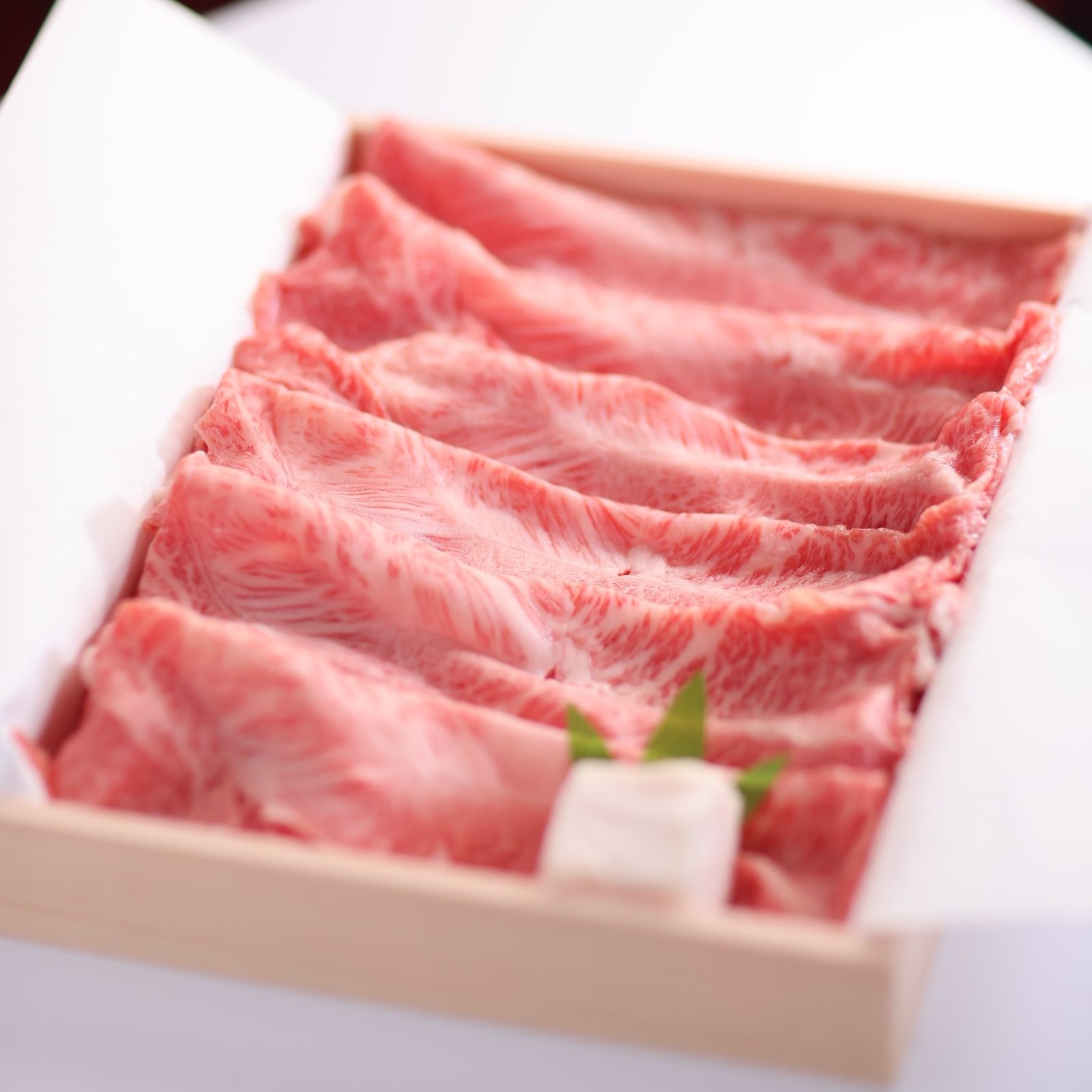 【お肉のおかだ】A5ランク特選近江牛すき焼き 500g（贈答用）